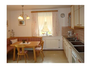 Ferienwohnung Klinglhuber - Küche mit Essecke