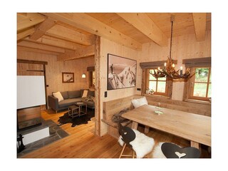 Mountain Hideaway Lodge - Küche und Wohnbereich