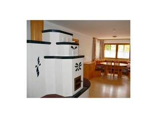 Landhaus Auszeit - Top 3 - Essecke mit Kachelofen