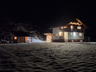 Chalet Lärchforst bei Nacht