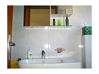 Ferienapartment AICH - Bad, Waschbecken