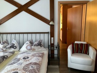 Blumen Studios_Gössenberg_Wohn-Schlafraum