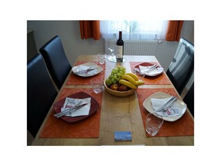 Ihr_gedeckter_Tisch_wartet