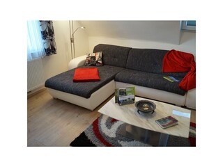 Schlafcouch_im_Wohnzimmer