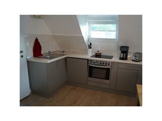 Ofen und Geschirrspuelmaschine