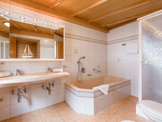 Badezimmer / Wohnbereich Karwendel