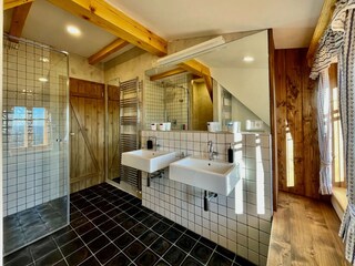 Villa Poniklá Características 25