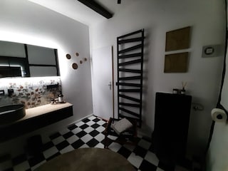 Badezimmer mit Dusche