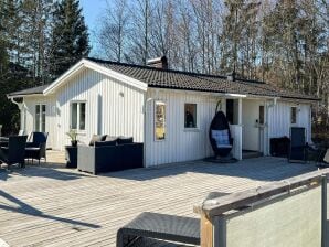 3 Personen Ferienhaus in FäRENTUNA - Adelsö - image1