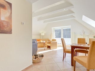 Wohnzimmer mit Essbereich