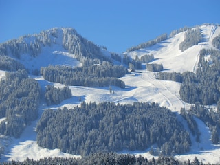 Blick auf das Skigebiet Hörnerbahn