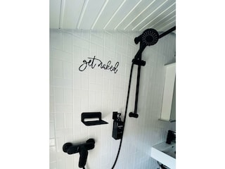 305d14f3-5760-45e5-a1b9-a913cdd14fd9