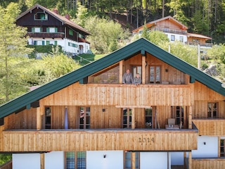 Hausansicht Balkone Richtung See