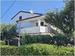 Apartment Njivice Außenaufnahme 3