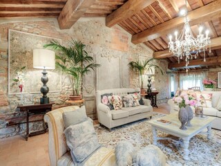 Villa Marlia Features 4