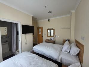 Apartment Belvilla Russel Court Hotel | Standard Triple - Bournemouth - image1