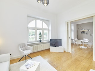 Wohn- und Essbereich mit Schiebetür