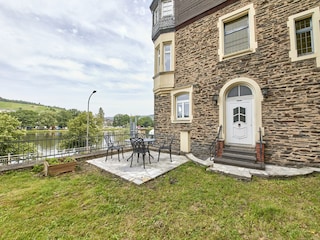 Freisitz vor dem Haus