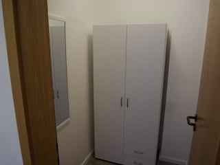 Kleiderschrank