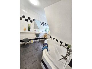 Bad mit Eckbadewanne