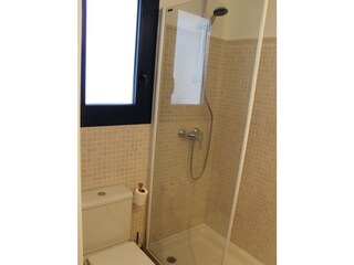Tageslichtbad, Dusche/WC zum Master-Bedroom