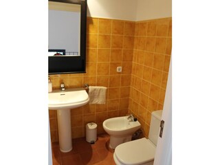 Spanisches Bad mit Bidet und Badewanne