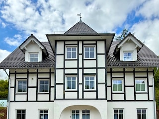 Außenansicht im Sommer