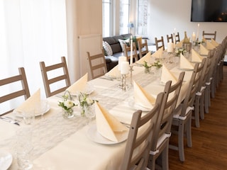 Festlich gedeckte Tafel