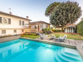 Villa Pietrasanta  1