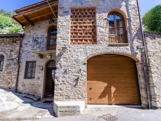 Cottage Buti  32