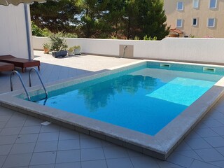 Pool, morgens