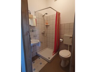 Zimmer 1 / 7 (1. / 2. OG), Badezimmer