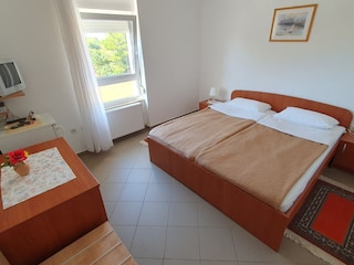 Zimmer 5 / 11 (1. / 2. OG), Doppelbett