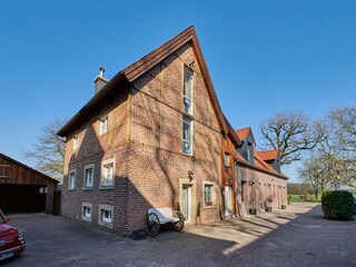 Gebäude mit verschiedenen Wohnungen
