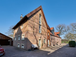 Gebäudekomplex mit verschiedenen Wohnungen