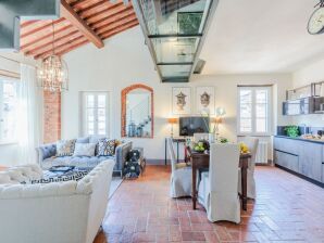 Apartamento Penthouse in Lucca mit Dom Blick