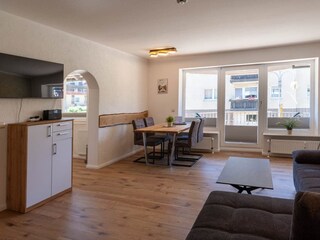 Wohn-/Essbereich mit offener Küche