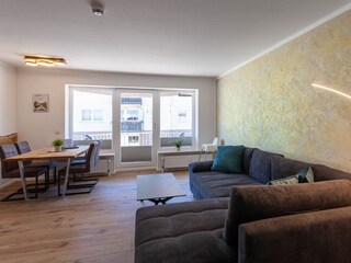 Wohn-/Essbereich mit offener Küche