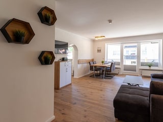 Wohn-/Essbereich mit offener Küche