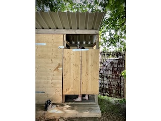 Dusche mit Warmwasser