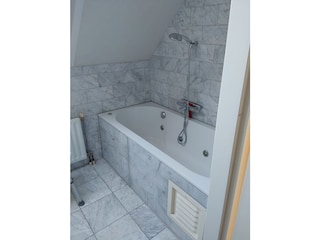 Badezimmer   0bergeschoss