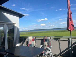 Terrasse mit Blick auf den Kummerower See
