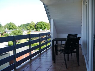 Balkon mit Sitzgelegenheit