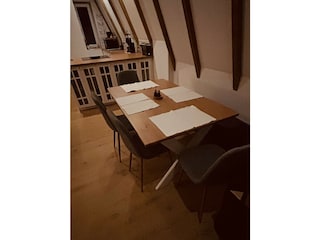 Esstisch mit Sitzbank