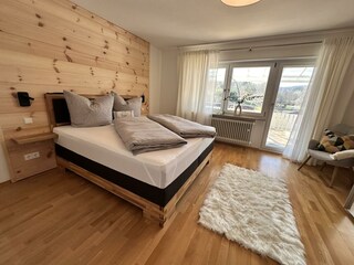 Schlafzimmer 1
