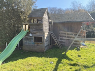 Rutsche, Schaukel, Kletterhaus gerne mitbenutzen