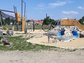 Spielplatz im Ort