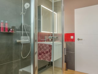 ebenerdige Dusche im Badezimmer