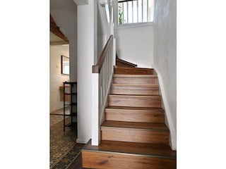Treppe Erdgeschoss + Bad klein