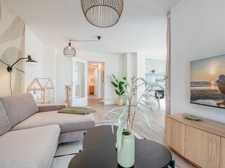 Wohnbereich mit Blick in den Essbereich